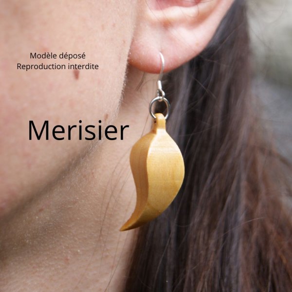 fjer &oslash;rering, h&aring;ndlavet, voksbehandlet kirseb&aelig;rtr&aelig;, natur