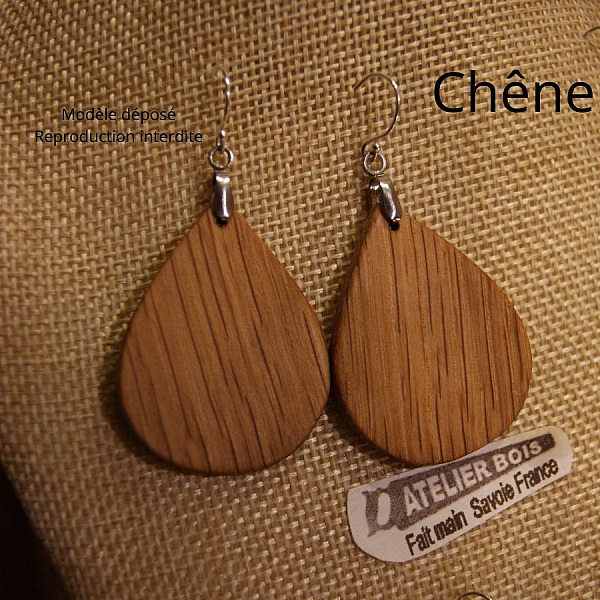 boucles d'oreilles goutte en bois bijoux &eacute;thiques fait main en bois, bijou nature cir&eacute;, pour oreilles perc&eacute;es