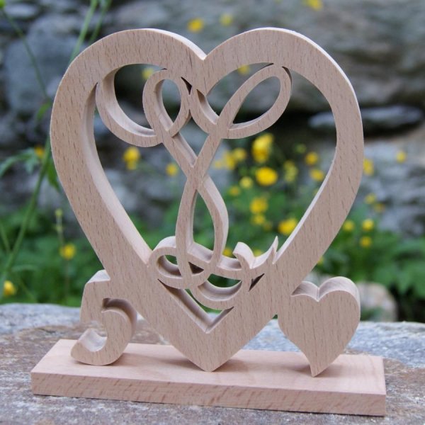 Coeur initiales personnalis&eacute;es, noce de bois, 5 ans de mariage, anniversaire, d&eacute;coration de table h&ecirc;tre massif