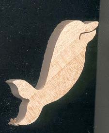 Delfinfigur i tr&aelig;, medium model