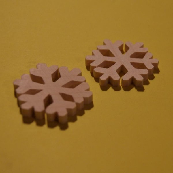 Snefnug med 6 grene boret, juledekoration, til dekoration, massivt tr&aelig;, til at h&aelig;nge i dit tr&aelig;