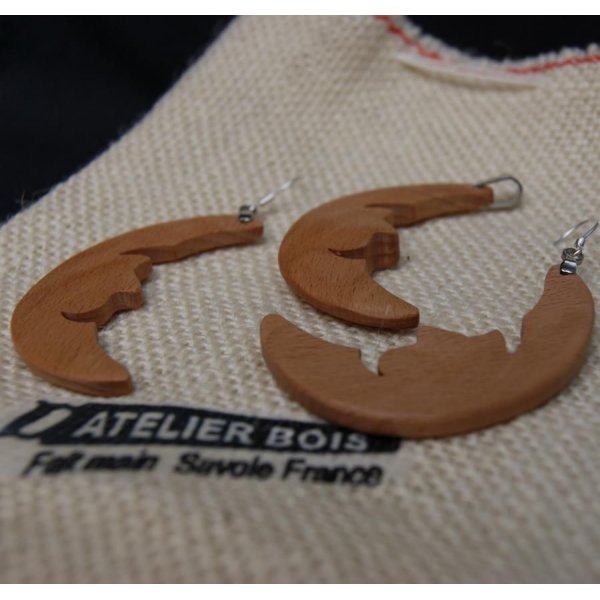 Moon s&aelig;t, &oslash;reringe og vedh&aelig;ng lavet af b&oslash;getr&aelig;, h&aring;ndlavet