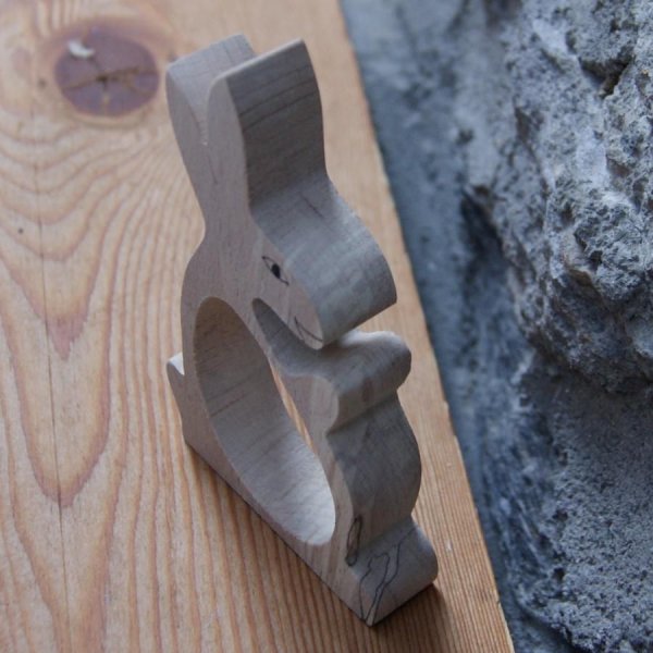 H&aring;ndlavet massivt tr&aelig; kanin serviet ring